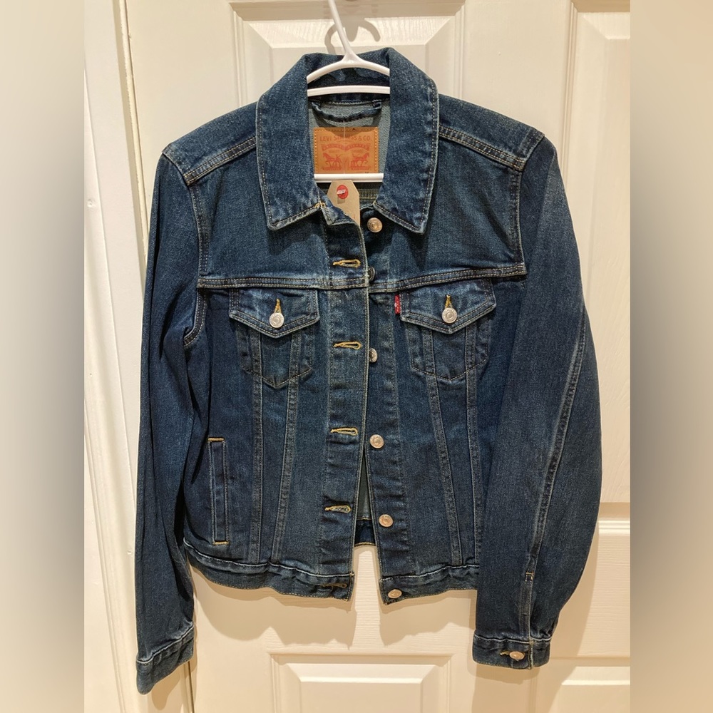 NWT Levi’s Dark Blue Denim Jean Jacket M